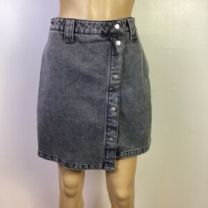 ENA PELTY Grey denim Asymmetrical Snap Front Mini Skirt Sz 2
